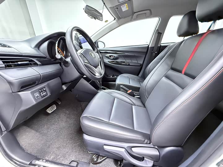 Toyota Yaris L Hatchback, 2022 — фото 7 из 9