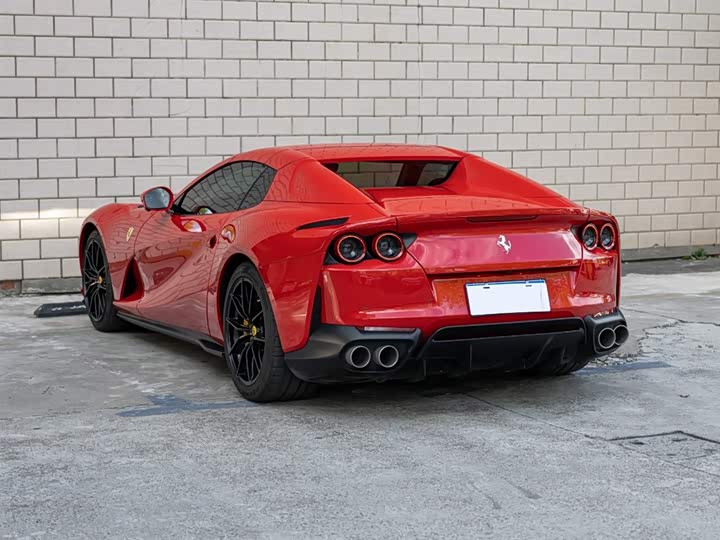 Ferrari 812, 2021 — фото 6 из 9