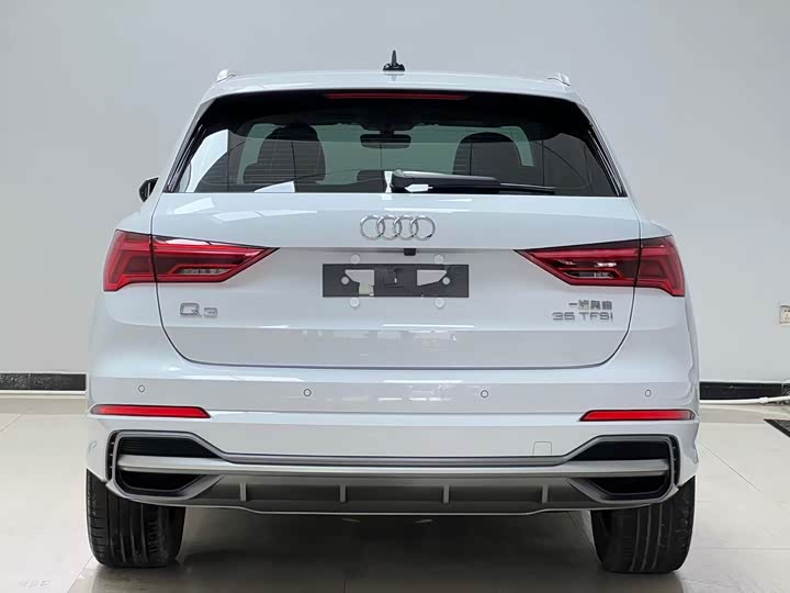 Audi Q3, 2023 — фото 5 из 9