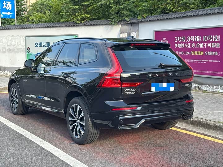Volvo XC60, 2022 — фото 9 из 9