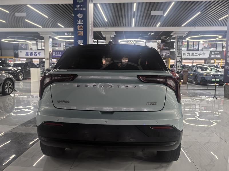 Geely Geometry E Firefly, 2022 — фото 4 из 10