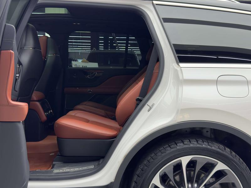 Lincoln Aviator, 2024 — фото 9 из 11