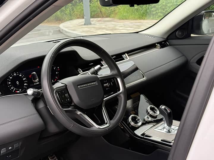 Land Rover Range Rover Evoque L, 2023 — фото 4 из 9