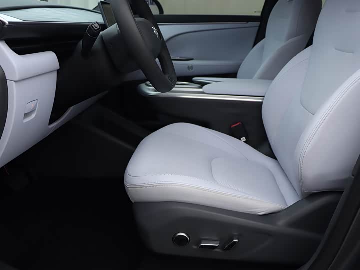 BAIC Arcfox Alpha T5, 2024 — фото 5 из 9