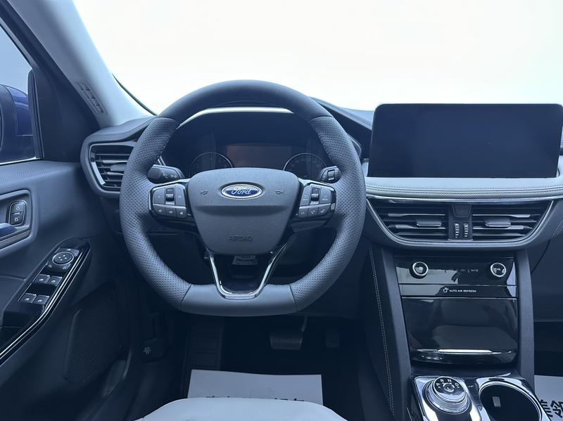Ford Escape, 2023 — фото 7 из 10