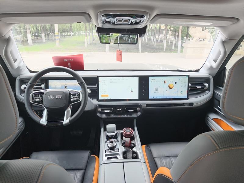 BAIC Beijing BJ40 Hybrid, 2025 — фото 10 из 12