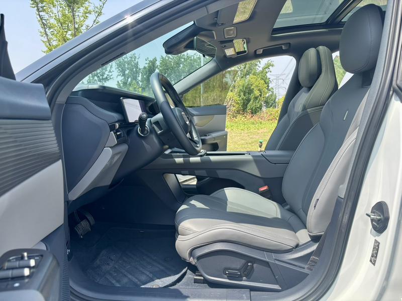 Lynk & Co 07 EM-P Hybrid, 2024 — фото 8 из 10