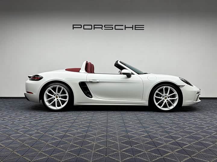 Porsche 718, 2025 — фото 8 из 9
