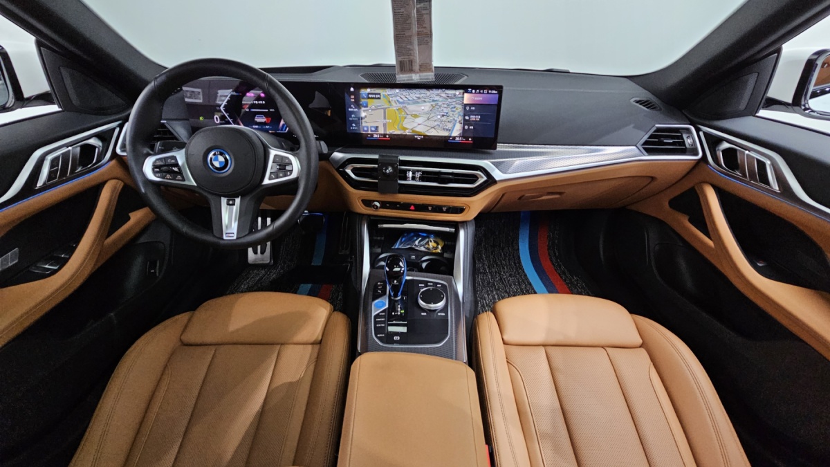 BMW i4, 2022 — фото 7 из 12
