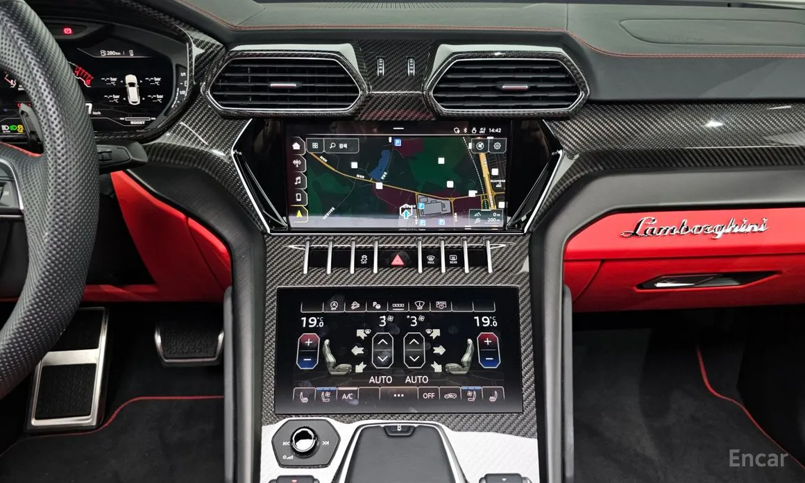 Lamborghini Urus, 2022 — фото 12 из 12