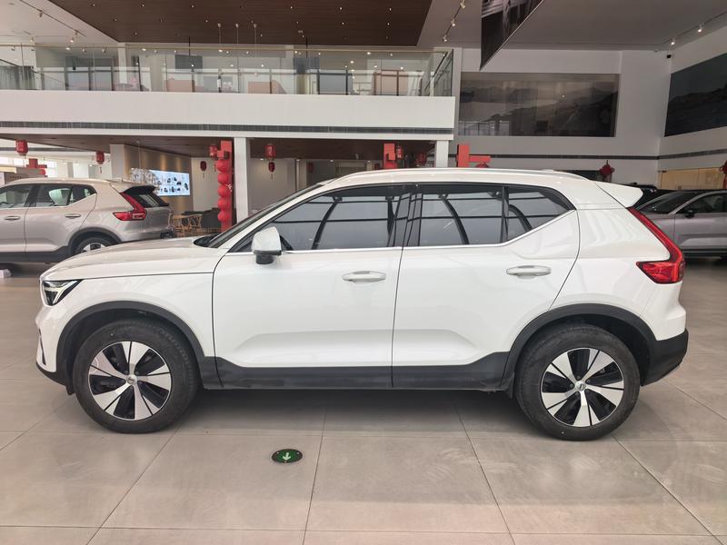 Volvo XC40, 2023 — фото 4 из 12