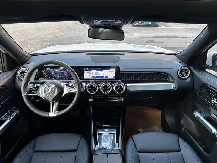 Mercedes-Benz GLB-Class, 2025 — фото 4 из 9