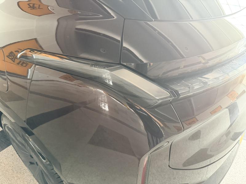 Lynk & Co 08 EM-P Hybrid, 2023 — фото 10 из 12