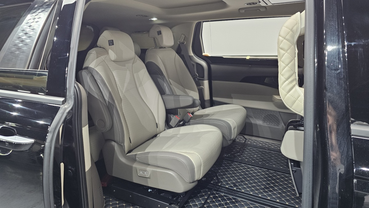 Kia Carnival, 2024 — фото 11 из 12