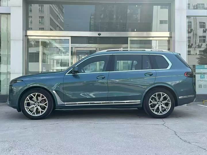 BMW X7, 2022 — фото 2 из 5