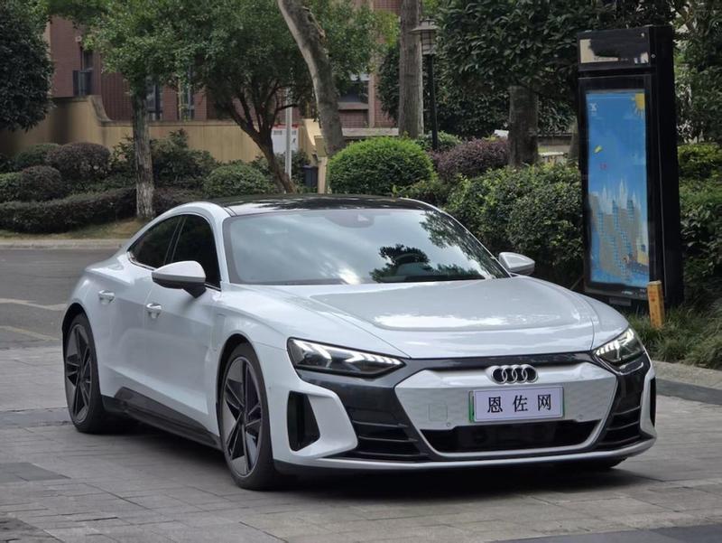 Audi e-tron GT, 2024 — фото 3 из 12
