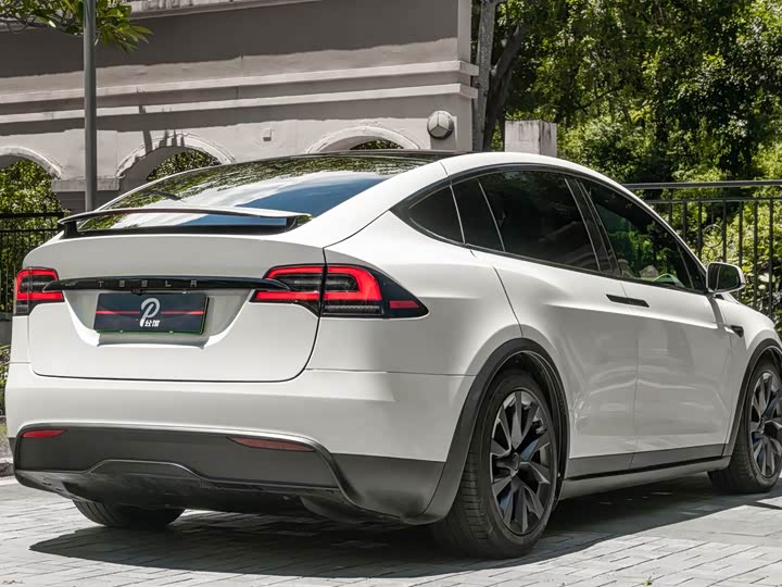 Tesla Model X, 2023 — фото 6 из 9
