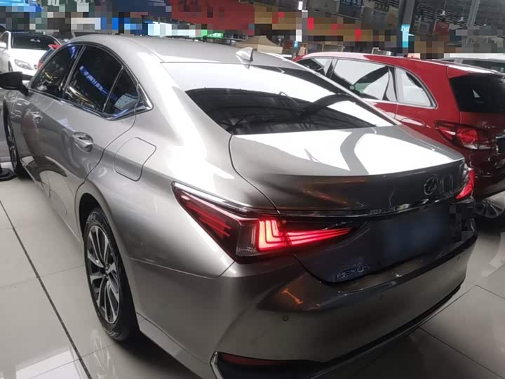 Lexus ES, 2024 — фото 5 из 9