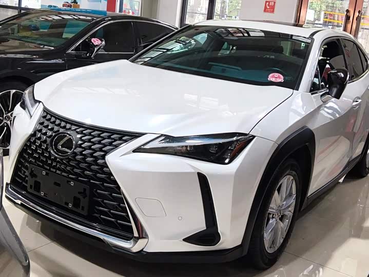 Lexus UX, 2024 — фото 2 из 9