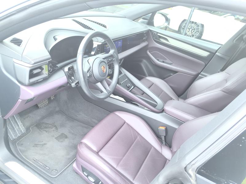 Porsche Macan EV, 2024 — фото 9 из 11