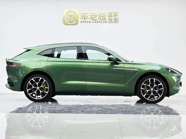 Aston Martin DBX, 2022 — фото 7 из 9