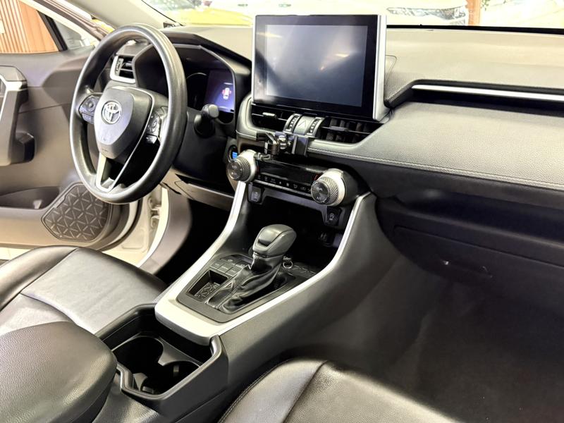 Toyota RAV4, 2021 — фото 9 из 12