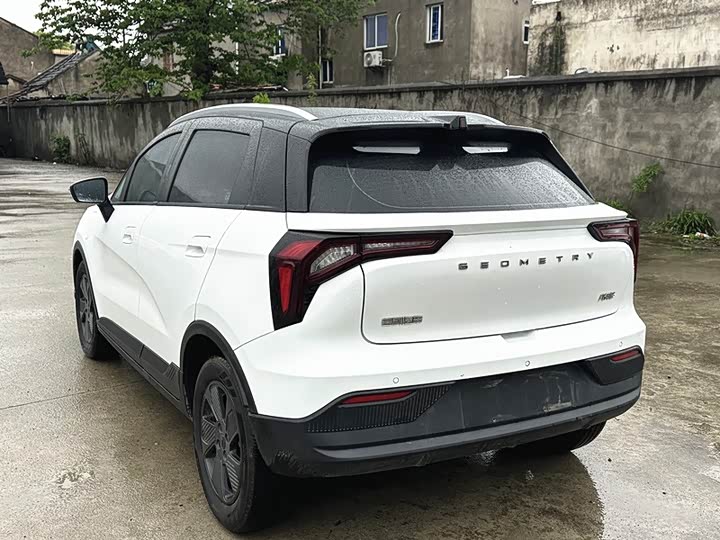 Geely Geometry E Firefly, 2022 — фото 4 из 9