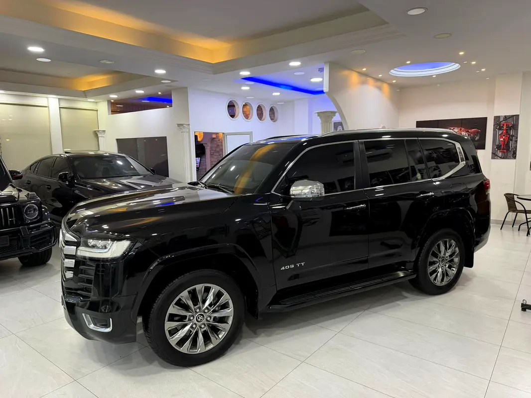 Toyota Land Cruiser, 2023 — фото 2 из 7