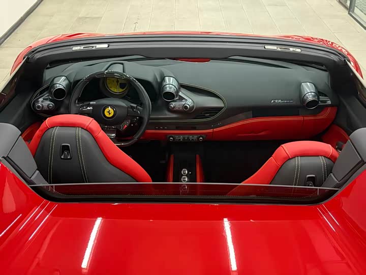 Ferrari F8, 2022 — фото 5 из 9