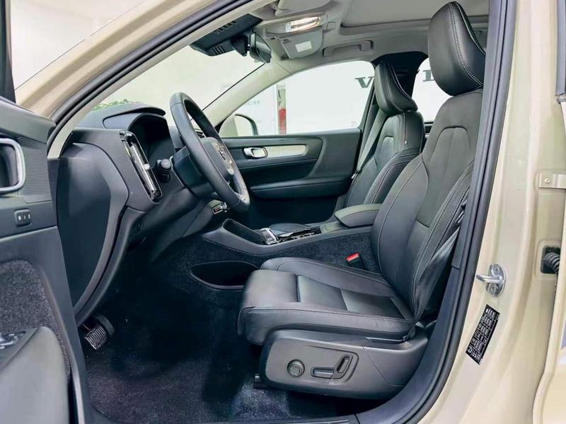 Volvo XC40, 2024 — фото 12 из 12