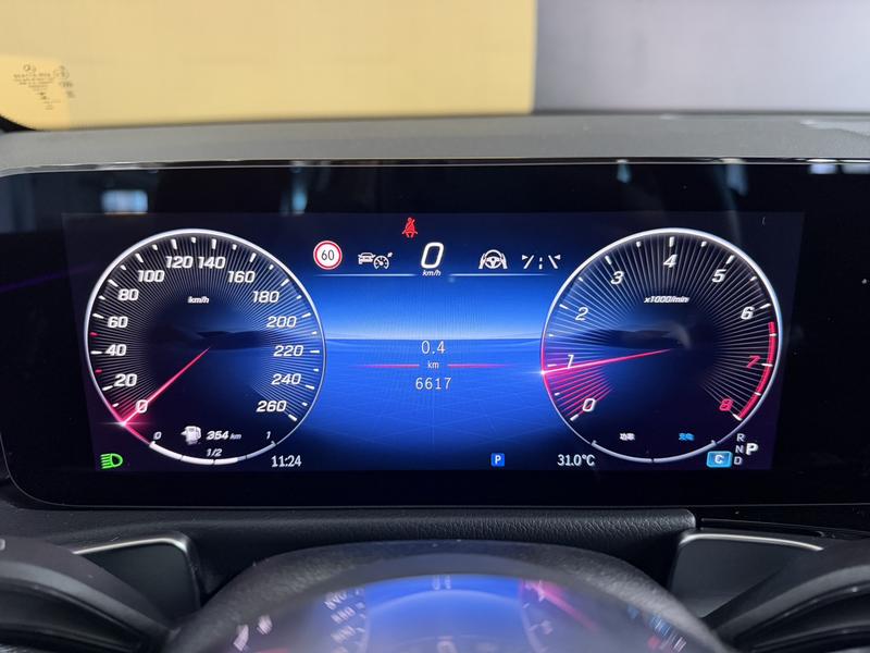 Mercedes-Benz GLB-Class, 2024 — фото 10 из 12