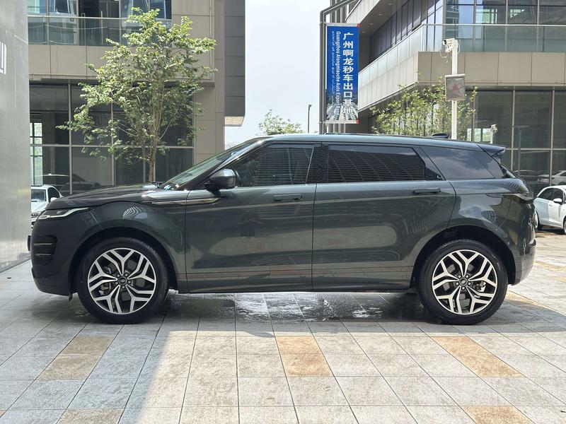 Land Rover Range Rover Evoque L, 2023 — фото 4 из 12