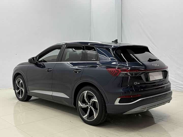 Audi Q4 e-tron, 2024 — фото 8 из 9