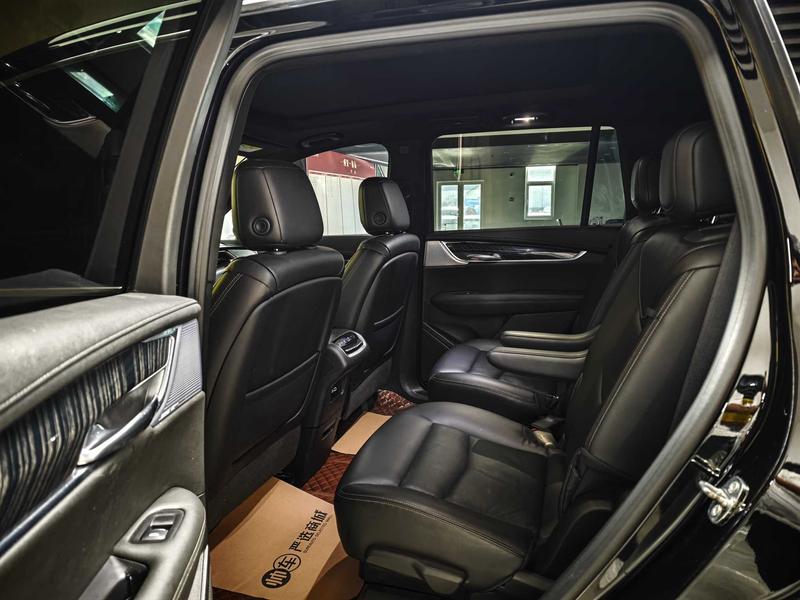 Cadillac XT6, 2023 — фото 9 из 10