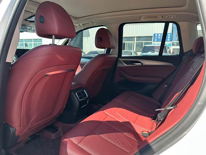 BMW iX3, 2022 — фото 9 из 9