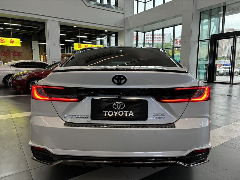 Toyota Camry, 2024 — фото 5 из 12