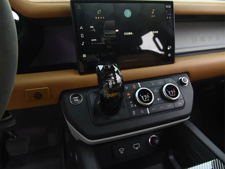 Land Rover Defender, 2023 — фото 9 из 9