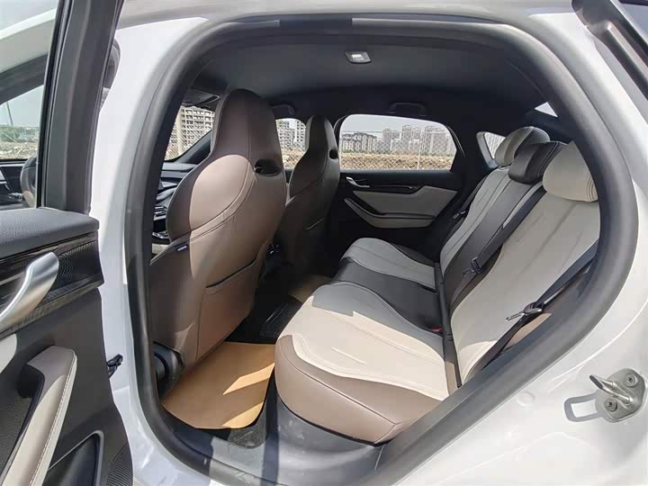 BYD Qin Plus, 2023 — фото 8 из 9