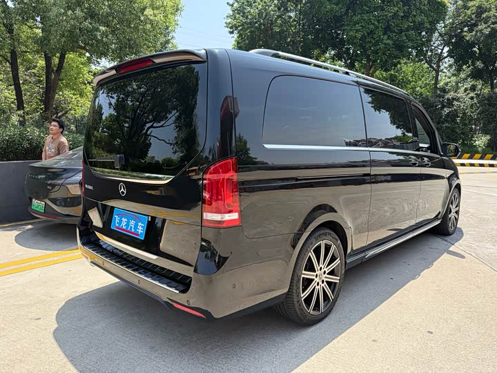 Mercedes-Benz V-Class, 2022 — фото 6 из 9