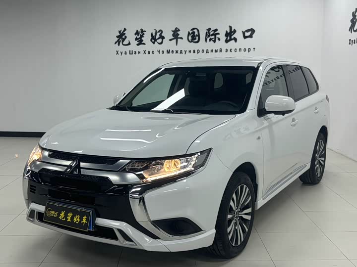 Mitsubishi Outlander, 2022 — купить в Кирове под ключ