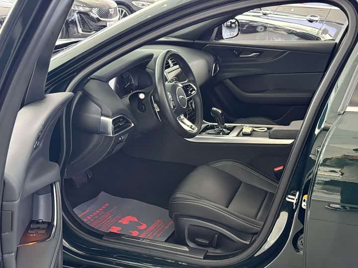 Jaguar XE L, 2023 — фото 6 из 9