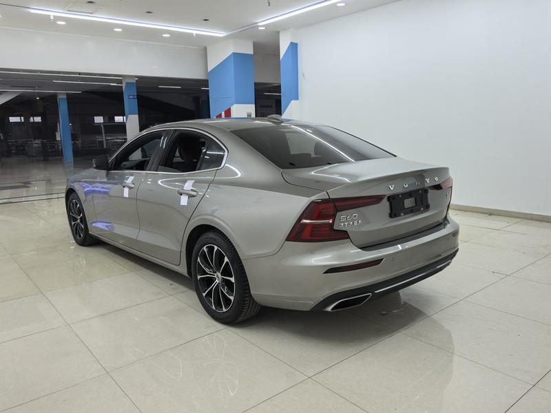 Volvo S60, 2021 — фото 5 из 12