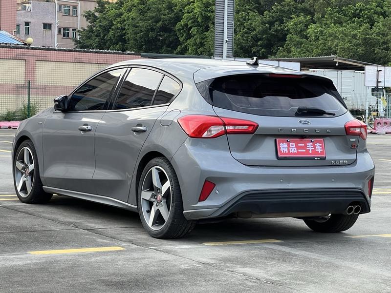 Ford Focus, 2022 — фото 4 из 12