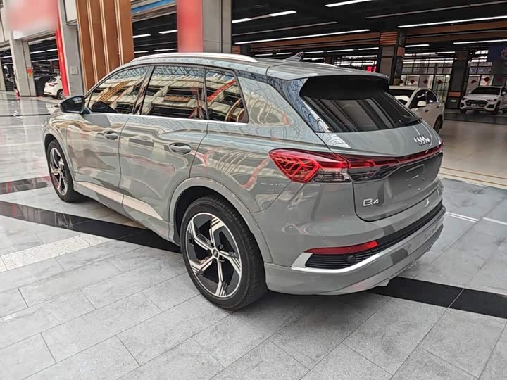 Audi Q4 e-tron, 2024 — фото 5 из 9