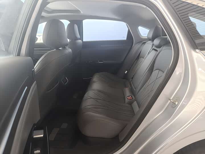 Geely Galaxy L6, 2024 — фото 7 из 9