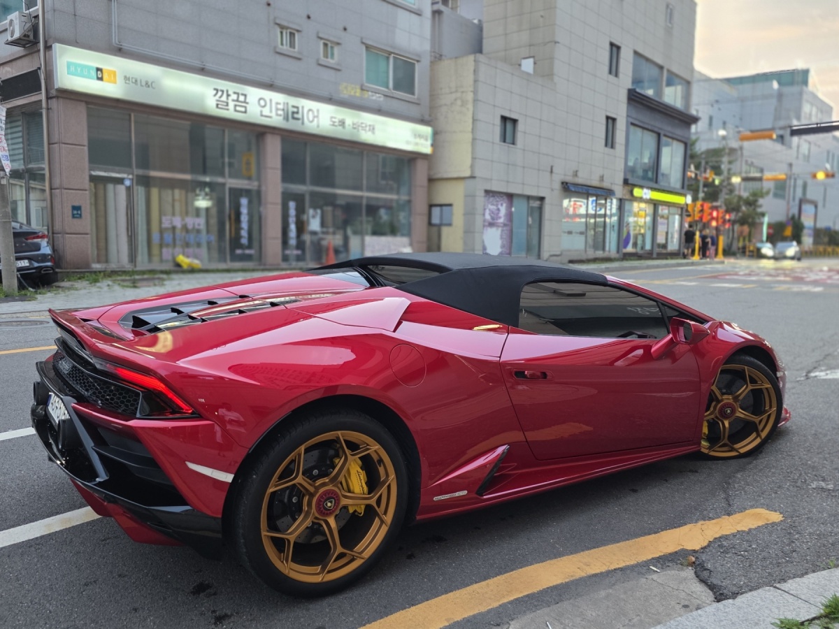 Lamborghini Huracan, 2023 — фото 4 из 12