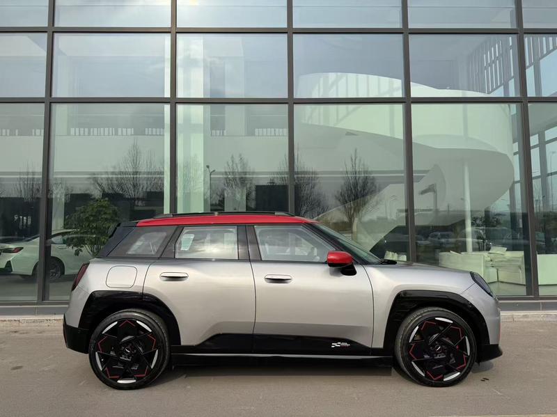 Mini Aceman JCW, 2026 — фото 5 из 12