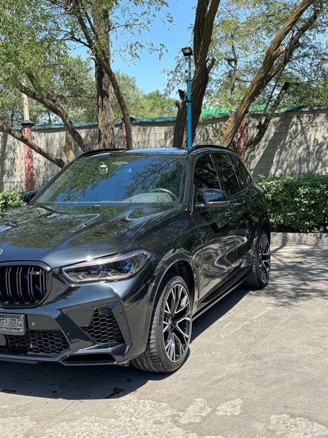 BMW X5 M, 2022 — фото 2 из 9