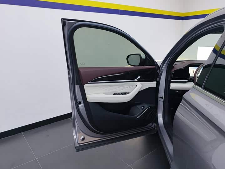Geely Monjaro, 2023 — фото 7 из 9