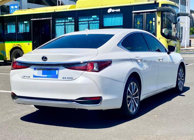 Lexus ES, 2023 — фото 6 из 10